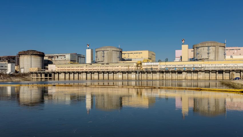 CNSU pregătește un sistem cu nave, barje, pontoane și pompe pentru menținerea debitului necesar Centralei de la Cernavodă