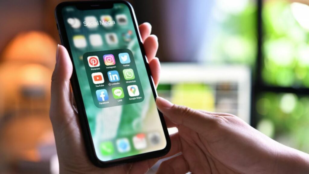 Criza mondială a cipurilor lovește piața smartphone-urilor: livrările ar putea scădea cu 14,3% în 2026