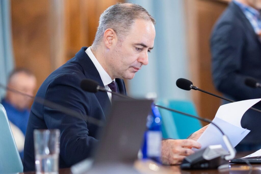 Ministerul Finanțelor ajustează ajutorul de stat pentru transportatori: restituirea accizei ajunge la 43 bani/litru