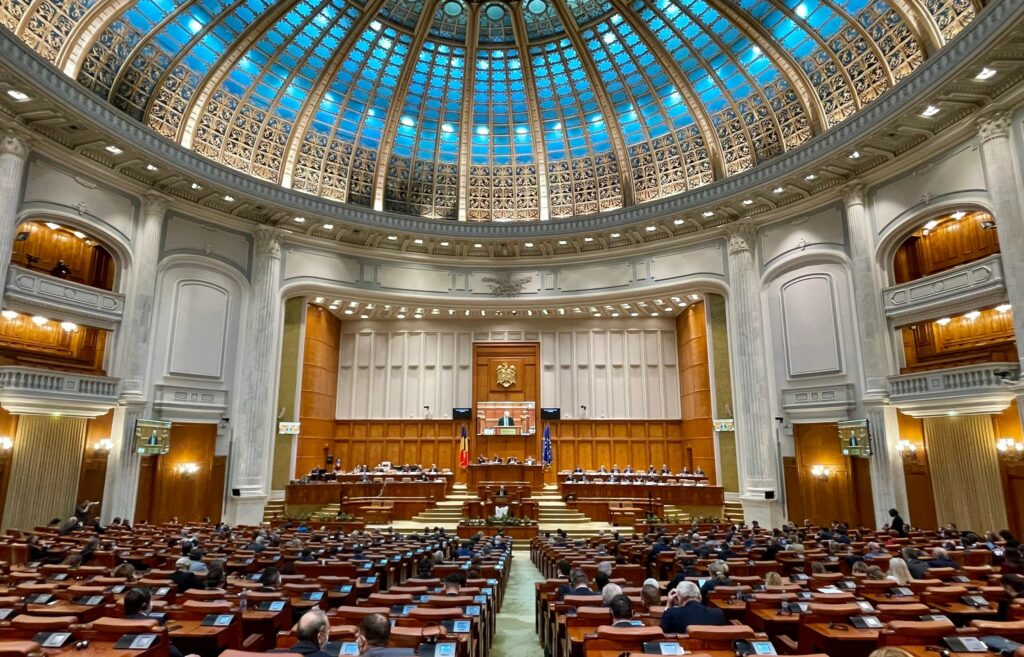 Parlamentarii au votat noua componență a conducerii celor două Camere