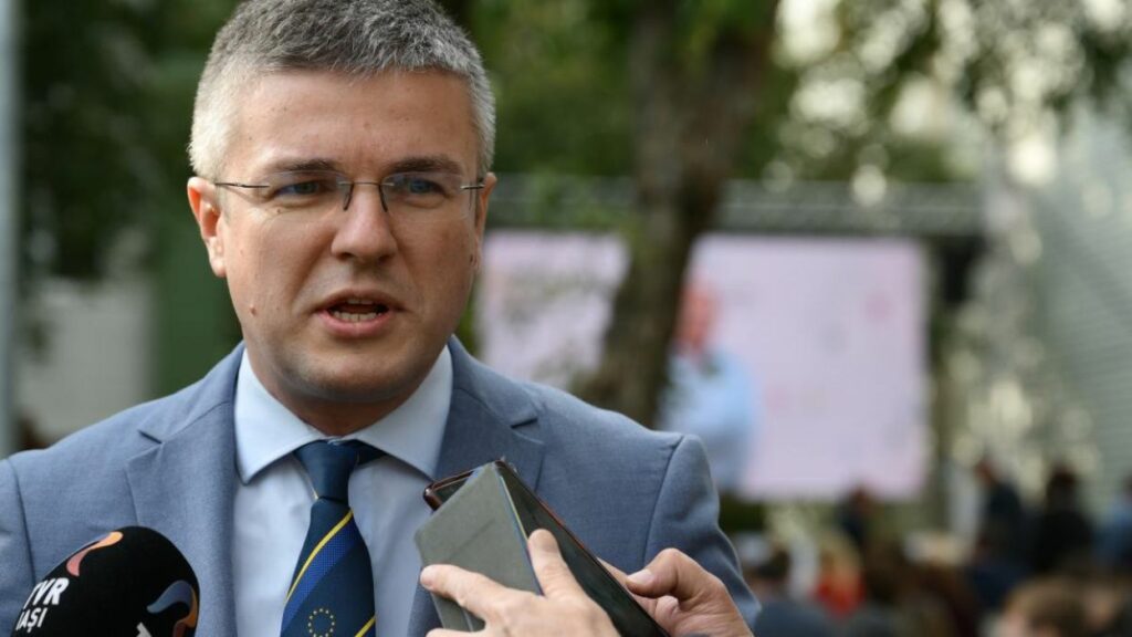 Romarm și cele 15 filiale ar putea fi reorganizate într-un holding industrial integrat Ministrul Economiei cere o decizie până la sfârșitul anului