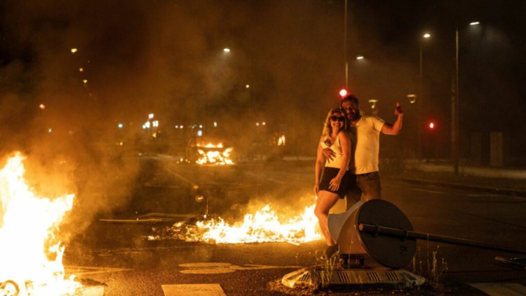Protestele din Franța, ținta unui val de dezinformare online Imagini vechi și videoclipuri generate cu AI, prezentate drept dovezi ale violențelor recente